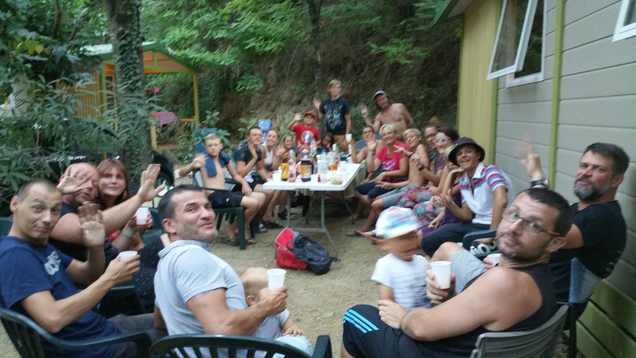 Camping Les Sources Saint-Jean-du-Gard Exteriör bild